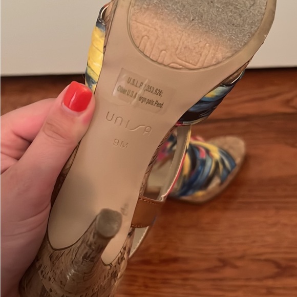 Unisa Size 9 Multicolored Heels - Picture 4 of 4